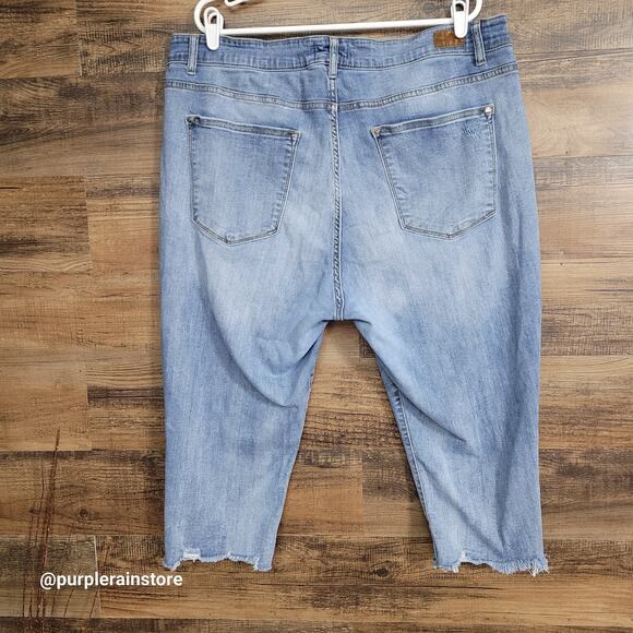 Judy Blue Jeans 22 W Boyfriend High Rise Raw Hem Medium Light Wash Stretch Denim - Picture 2 of 11